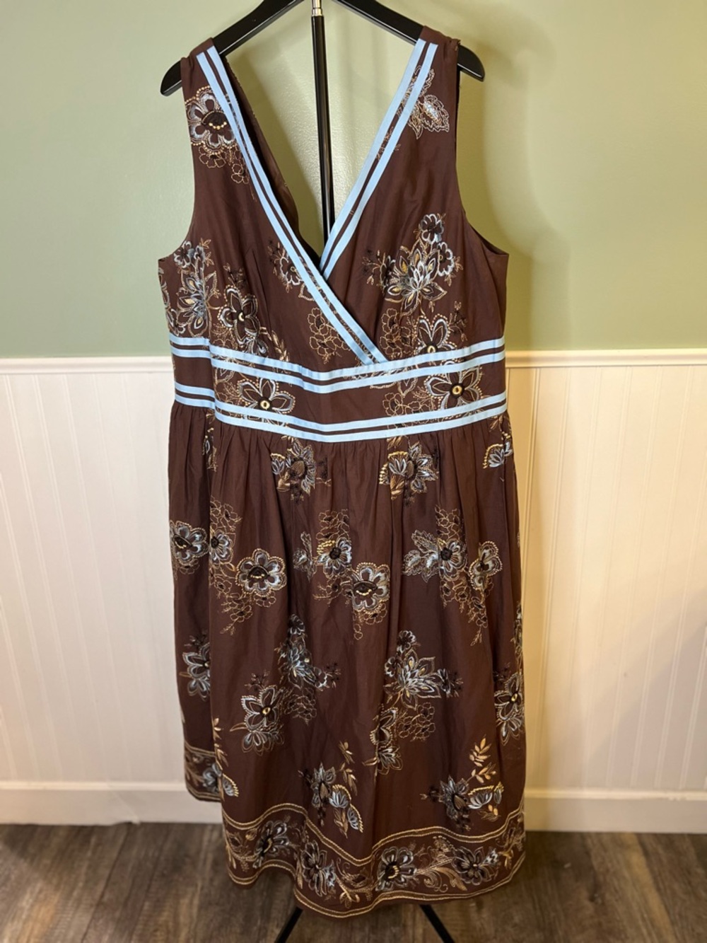 Dress Barn Brown Floral Embroidered Midi Dress w/ Light Blue Trim Size 18W